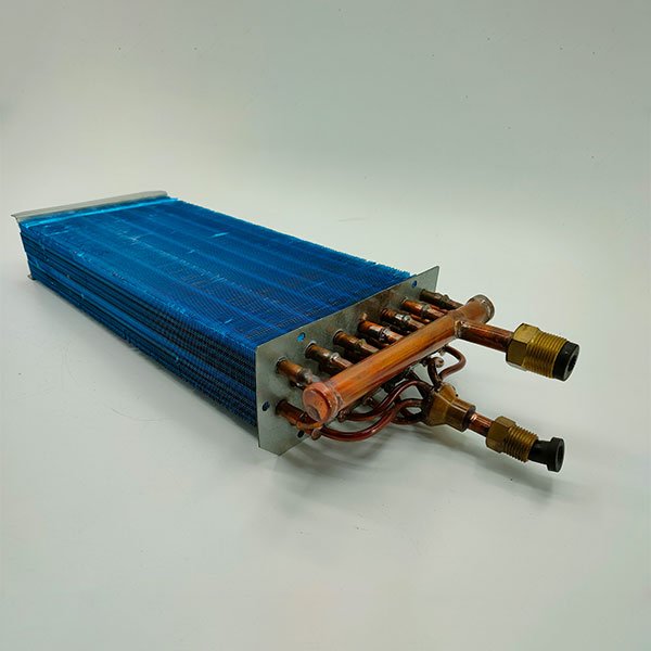Automotive air conditioning evaporator