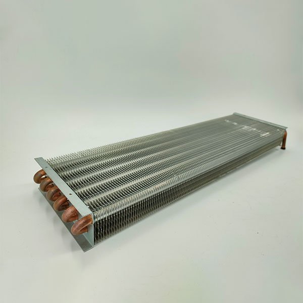 Automatic vending machine evaporator