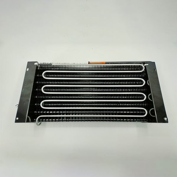 Automatic vending machine evaporator