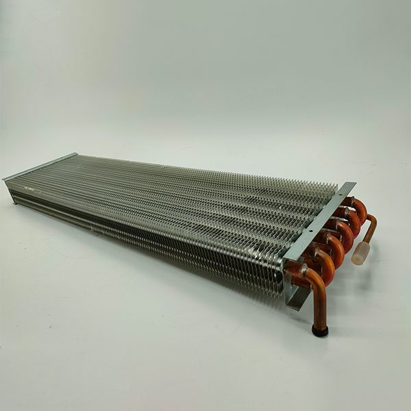 Automatic vending machine evaporator