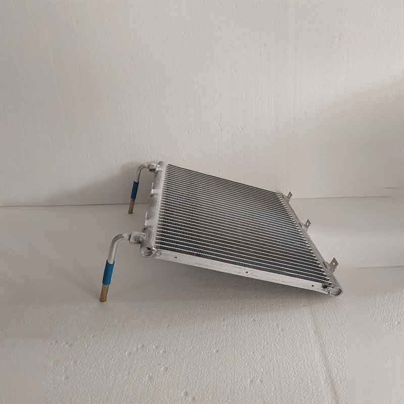 Parallel flow microchannel condenser