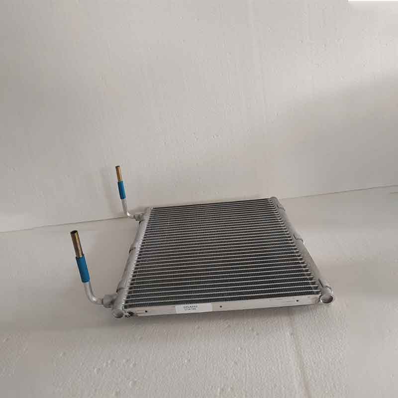 Parallel flow microchannel condenser