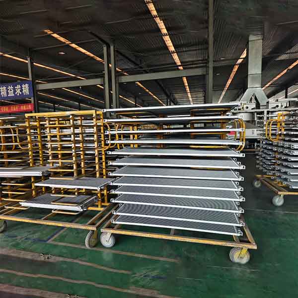 Microchannel condenser